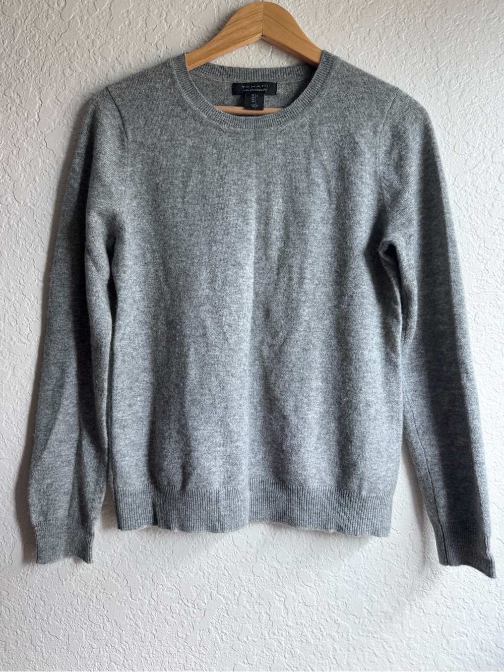 Tahari Luxury 100% 2-Ply Cashmere Heather Gray Crewneck Knit Sweater - Large